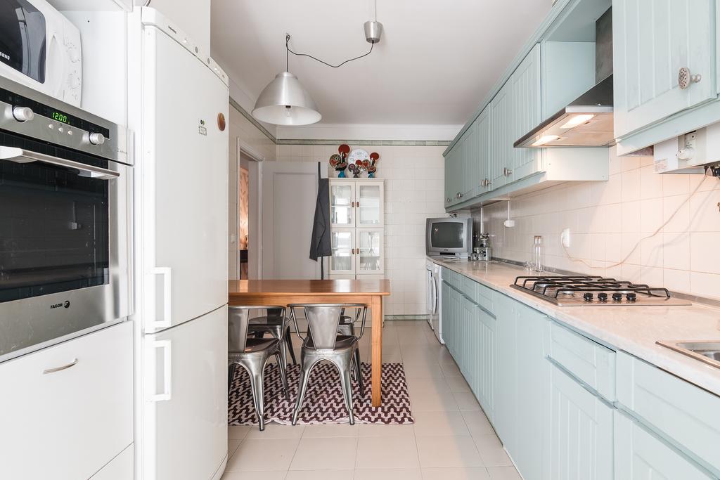 Chique And Spacious Flat In Cascais Room photo