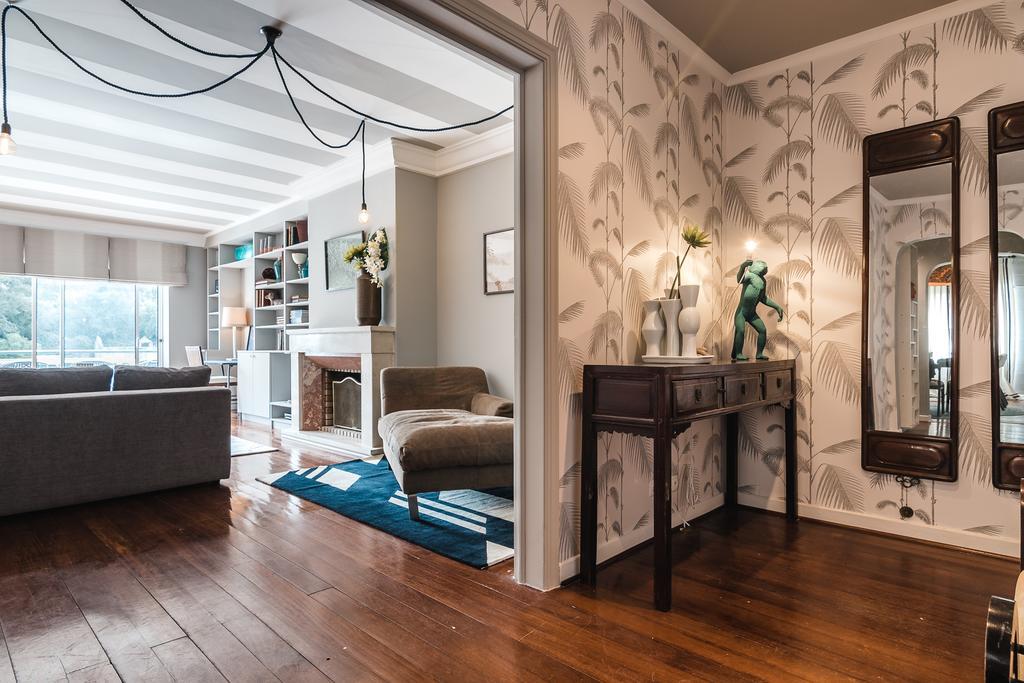 Chique And Spacious Flat In Cascais Room photo