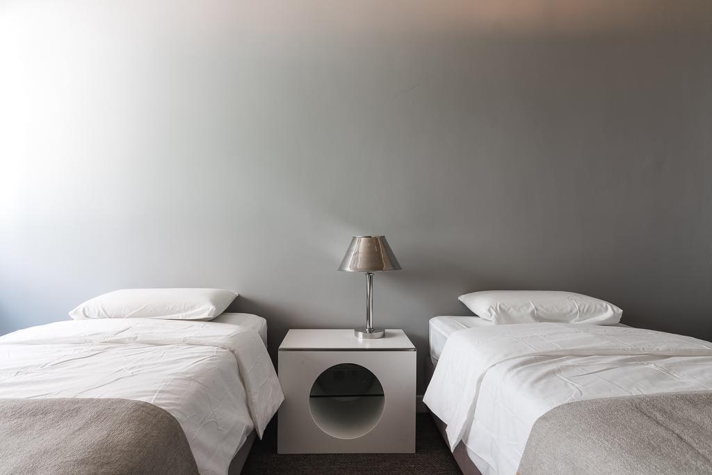 Chique And Spacious Flat In Cascais Room photo